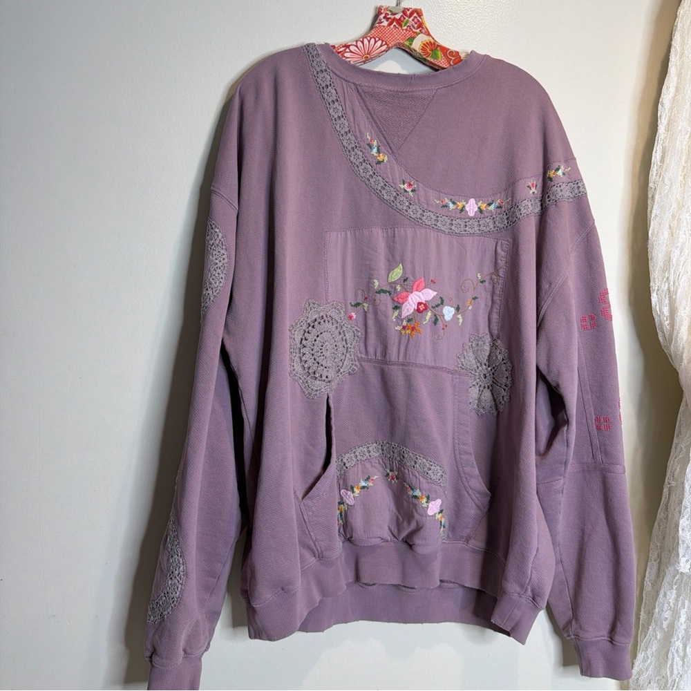 Free People Grams Attic Embroidered Vintage Crochet Sweatshirt Pullover Top - Picture 3 of 7
